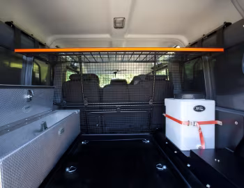 Interior Land Rover Defender 110 "Dive Centre" '2013