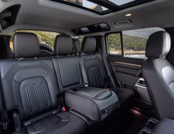 Interior Land Rover Defender 110 Adventure Pack "First Edition" [South Africa] '2020–21