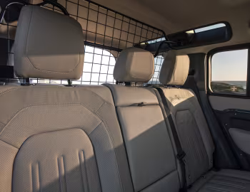 Interior Land Rover Defender 110 D240 S Country Pack [South Africa] '2020–pr.