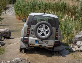 Land Rover Defender 110 D240 S Urban Pack [Worldwide] '2020–pr.