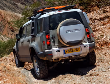Land Rover Defender 110 D240 Urban Pack [UK-spec] '2020–pr.