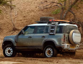 Land Rover Defender 110 D240 Urban Pack [UK-spec] '2020–pr.