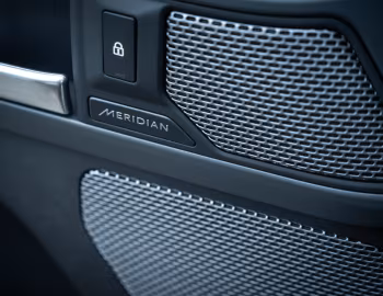 Interior Land Rover Defender 110 D300 X-Dynamic SE [Japan] '2020–pr.