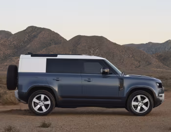 Land Rover Defender 110 Hard Top [UK-spec] '2020–pr.
