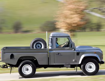 2007–16 Land Rover Defender 110 High-Capacity Pick-Up [UK-spec] '2006–16