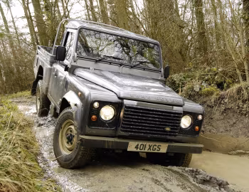 2007–16 Land Rover Defender 110 High-Capacity Pick-Up [UK-spec] '2006–16