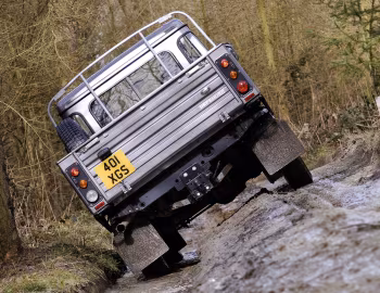 2007–16 Land Rover Defender 110 High-Capacity Pick-Up [UK-spec] '2006–16