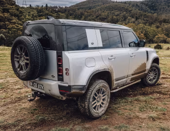 Land Rover Defender 110 P400 S [Australia] '2020–pr.