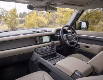Interior Land Rover Defender 110 P400 S [Australia] '2020–pr.