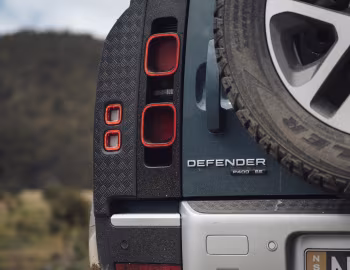 Land Rover Defender 110 P400 SE [Australia] '2020–pr.