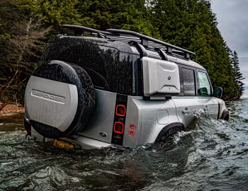 2020–pr. Land Rover Defender 110 P400 SE Urban Pack [North America] '2020–pr.