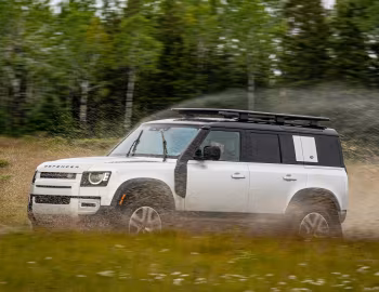 2020–pr. Land Rover Defender 110 P400 SE Urban Pack [North America] '2020–pr.