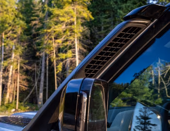 2020–pr. Land Rover Defender 110 P400 SE Urban Pack [North America] '2020–pr.