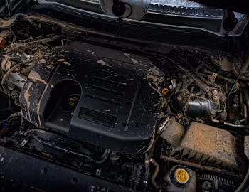 Sob o capô 2020–pr. Land Rover Defender 110 P400 SE Urban Pack [North America] '2020–pr.