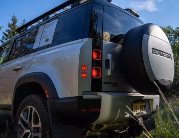 2020–pr. Land Rover Defender 110 P400 SE Urban Pack [North America] '2020–pr.
