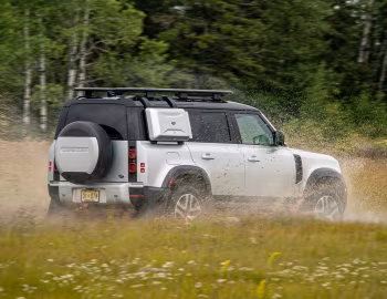 2020–pr. Land Rover Defender 110 P400 SE Urban Pack [North America] '2020–pr.