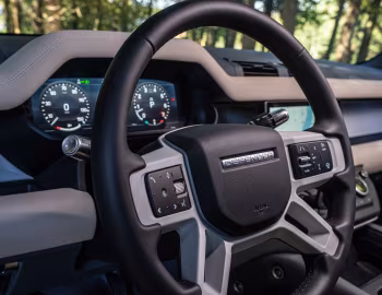 Interior 2020–pr. Land Rover Defender 110 P400 SE Urban Pack [North America] '2020–pr.