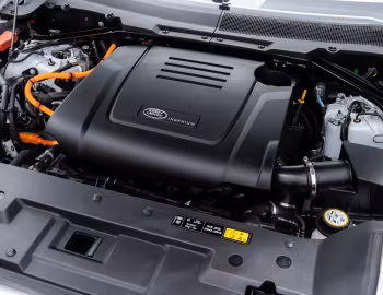 Sob o capô Land Rover Defender 110 P400e Urban Pack [UK-spec] '2020–pr.