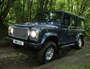 Land Rover Defender 110 Station Wagon [UK-spec] '2007–16