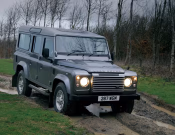 Land Rover Defender 110 Station Wagon [UK-spec] '2007–16