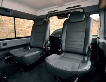 Interior Land Rover Defender 110 Station Wagon [UK-spec] '2007–16