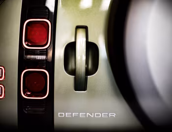 Land Rover Defender 110 Urban Pack [Japan] '2020–pr.