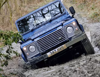 Land Rover Defender 110 Utility Wagon [UK-spec] '2009–16