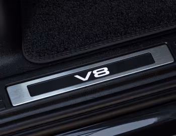 Interior Land Rover Defender 110 V8 "Carpathian Edition" [UK-spec] '2021–pr.