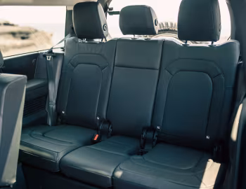 Interior Land Rover Defender 130 D300 [Japan] '2023–pr.