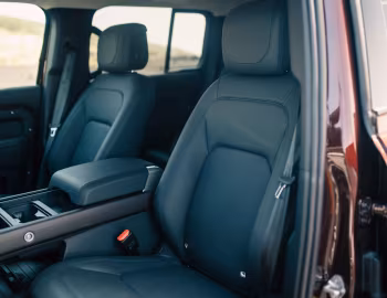 Interior Land Rover Defender 130 D300 [Japan] '2023–pr.