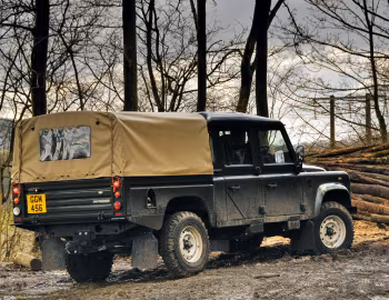 2007–pr. Land Rover Defender 130 Double Cab High Capacity Pickup [UK-spec] '2006–pr.