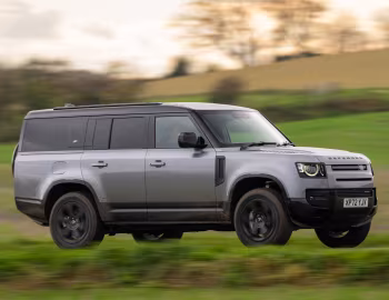 Land Rover Defender 130 X-Dynamic [UK-spec] '2022–pr.