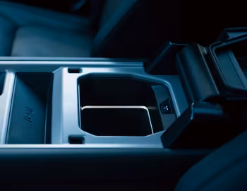 Interior Land Rover Defender 130 X D350 [Japan] '2024–pr.