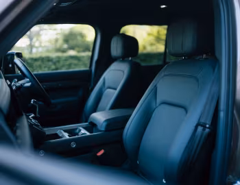Interior Land Rover Defender 130 X D350 [Japan] '2024–pr.