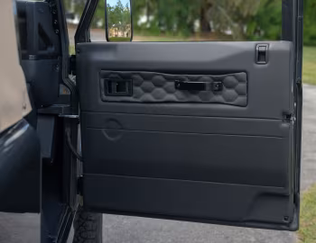 Interior 1998 Land Rover Defender 90 "City Black" '2025