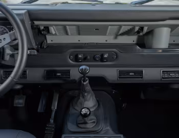 Interior 1998 Land Rover Defender 90 "City Black" '2025