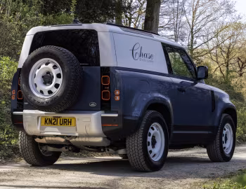 Land Rover Defender 90 Hard Top [UK-spec] '2020–pr.