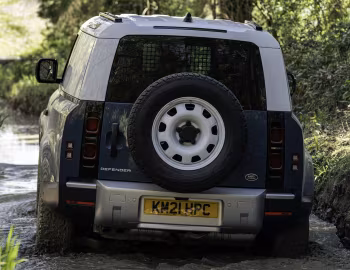 Land Rover Defender 90 Hard Top [UK-spec] '2020–pr.