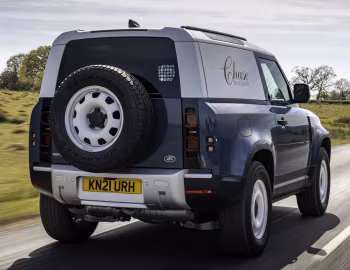 Land Rover Defender 90 Hard Top [UK-spec] '2020–pr.