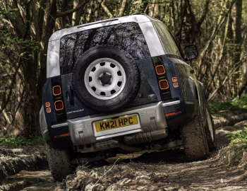 Land Rover Defender 90 Hard Top [UK-spec] '2020–pr.
