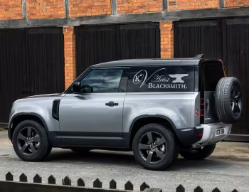 Land Rover Defender 90 Hard Top [UK-spec] '2020–pr.