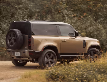2021–pr. Land Rover Defender 90 P400 X-Dynamic [North America] '2021–pr.