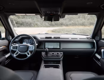 Painel frontal 2021–pr. Land Rover Defender 90 P400 X-Dynamic [North America] '2021–pr.