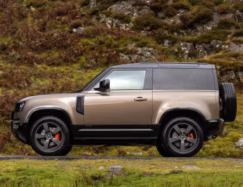 Land Rover Defender 90 P400 X [UK-spec] '2020–pr.