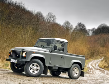 2007–16 Land Rover Defender 90 Pickup [UK-spec] '2006–16