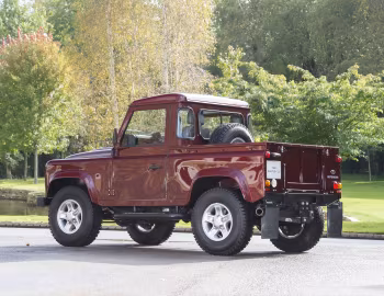 2007–16 Land Rover Defender 90 Pickup [UK-spec] '2006–16