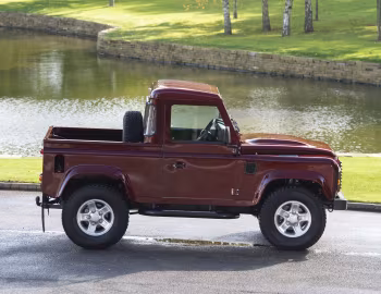 2007–16 Land Rover Defender 90 Pickup [UK-spec] '2006–16