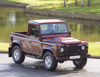 2007–16 Land Rover Defender 90 Pickup [UK-spec] '2006–16