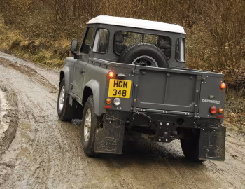 2007–16 Land Rover Defender 90 Pickup [UK-spec] '2006–16