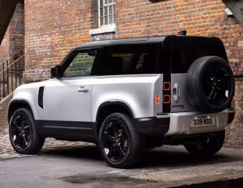 Land Rover Defender 90 P300 SE Urban Pack [UK-spec] '2020–pr.
